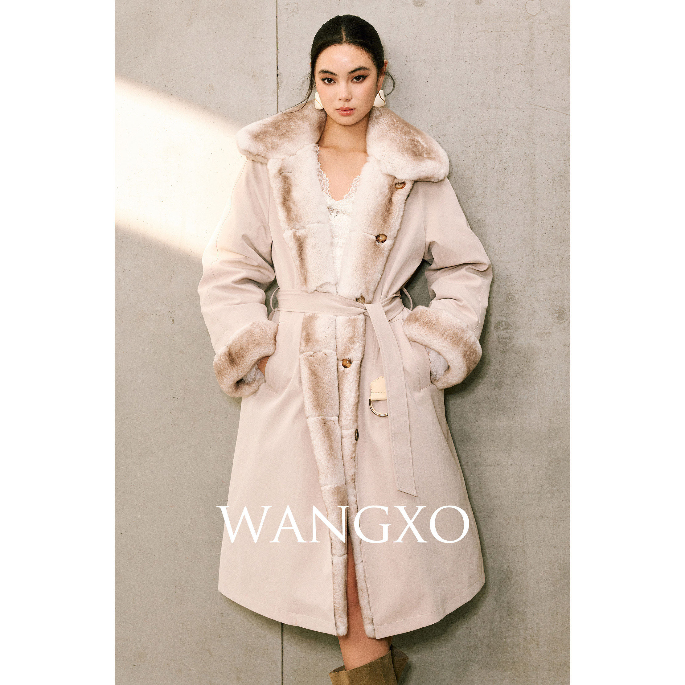 WANGXO|防风透湿面料拼接獭兔毛|90白鹅绒双面穿风衣式羽绒服