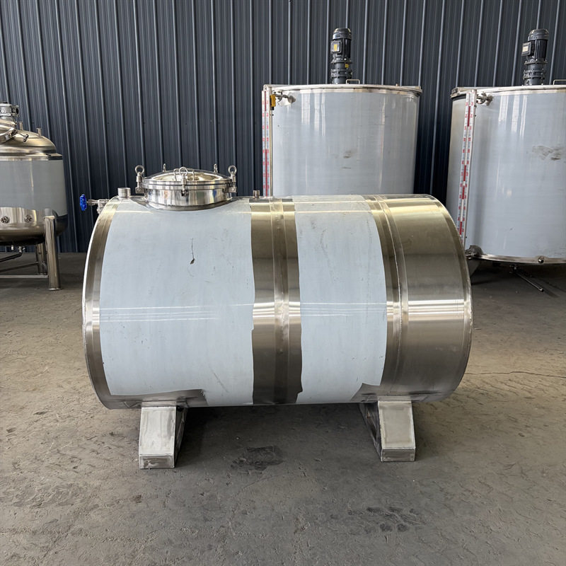 不锈钢柴油储蓄罐车载汽油存储容器椭圆运输储液罐