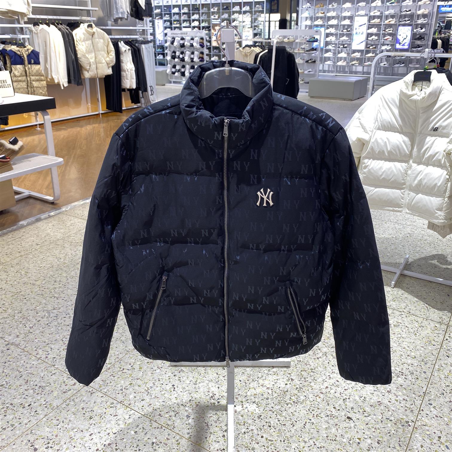 MLB男女情侣款黑色保暖防风舒适运动休闲时尚轻薄羽绒服3ADJM0346