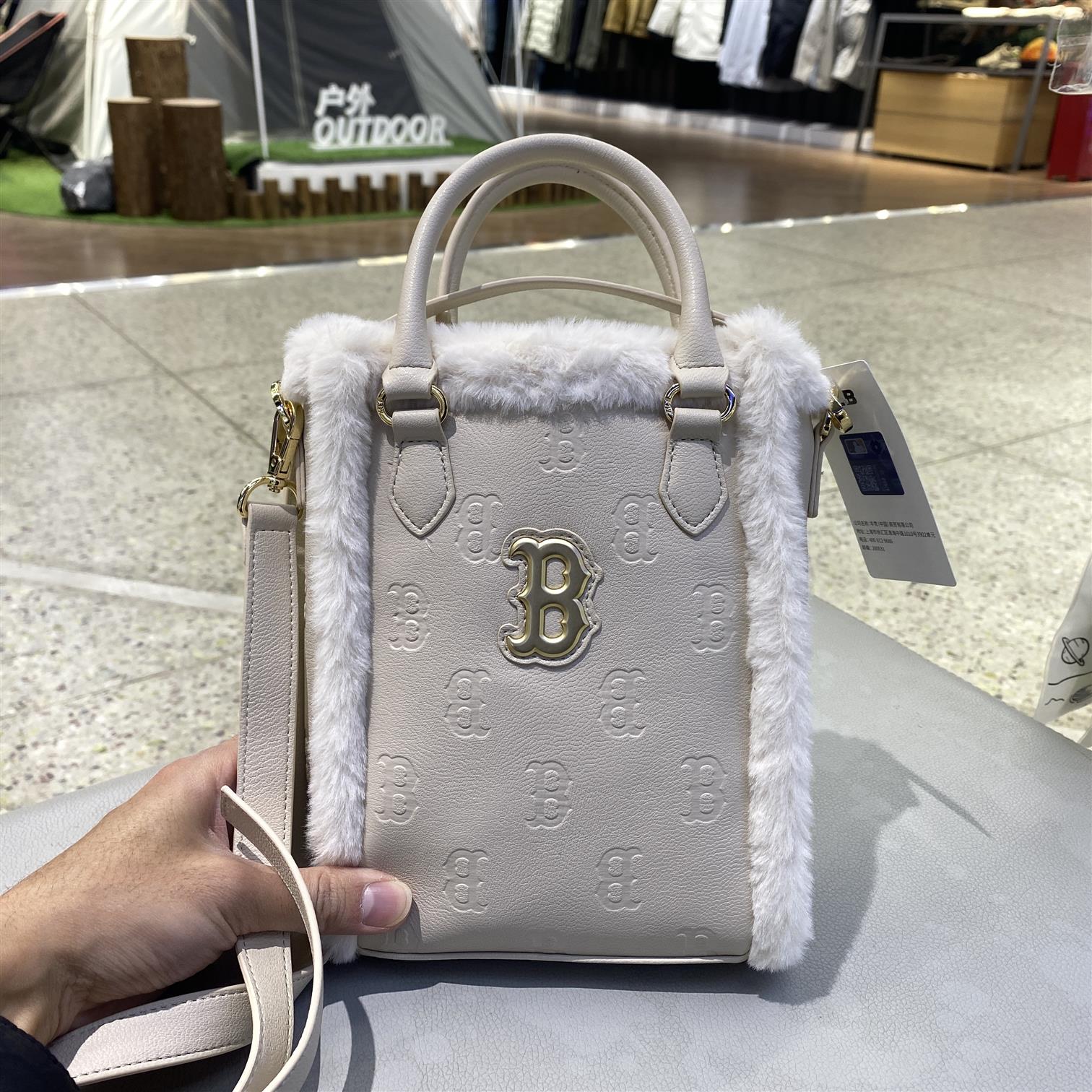 MLB女绒毛斜挎包2024新款百搭舒适时尚轻奢风单肩包 7ACRM0946