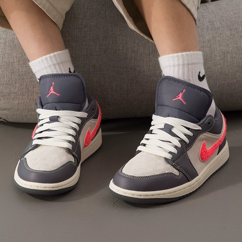 耐克AJ1牛皮低帮女2025新款防滑耐磨轻便透气运动休闲板鞋 IM6565