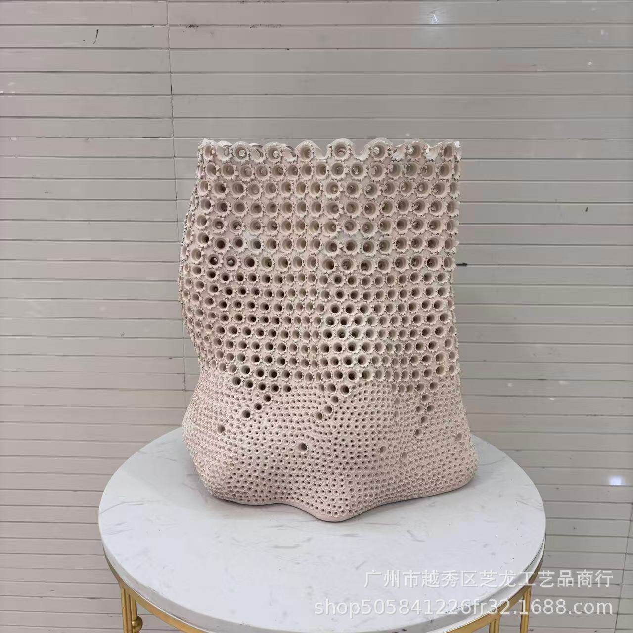 简约现代手工镂空白色陶瓷花瓶样板房售楼处客厅软装家居摆件饰品