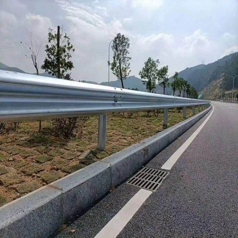Gr-A-2C路侧A级双波波形梁护栏 W型安全防撞护栏 高速公路护栏板