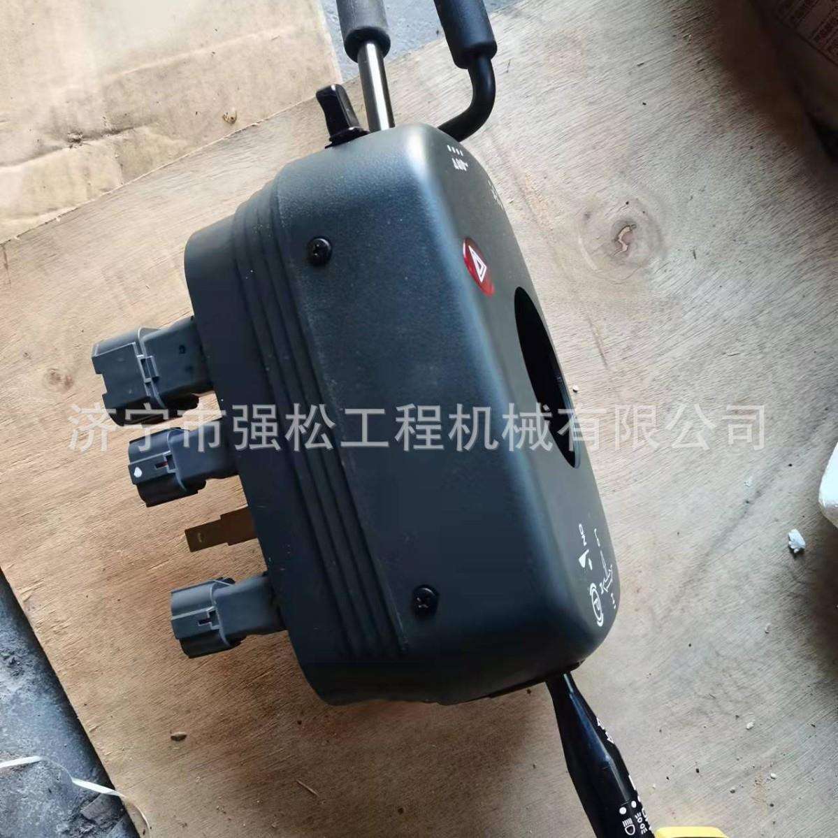 WA380-3操作手柄台三个插头装载机全车配件 燃油泵柴油泵喷油器