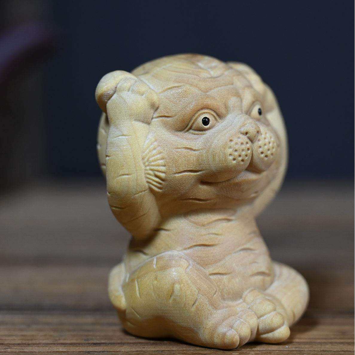 小叶黄杨木木雕懵懵懂懂摆萌虎 车载副驾中国风装饰品厂家