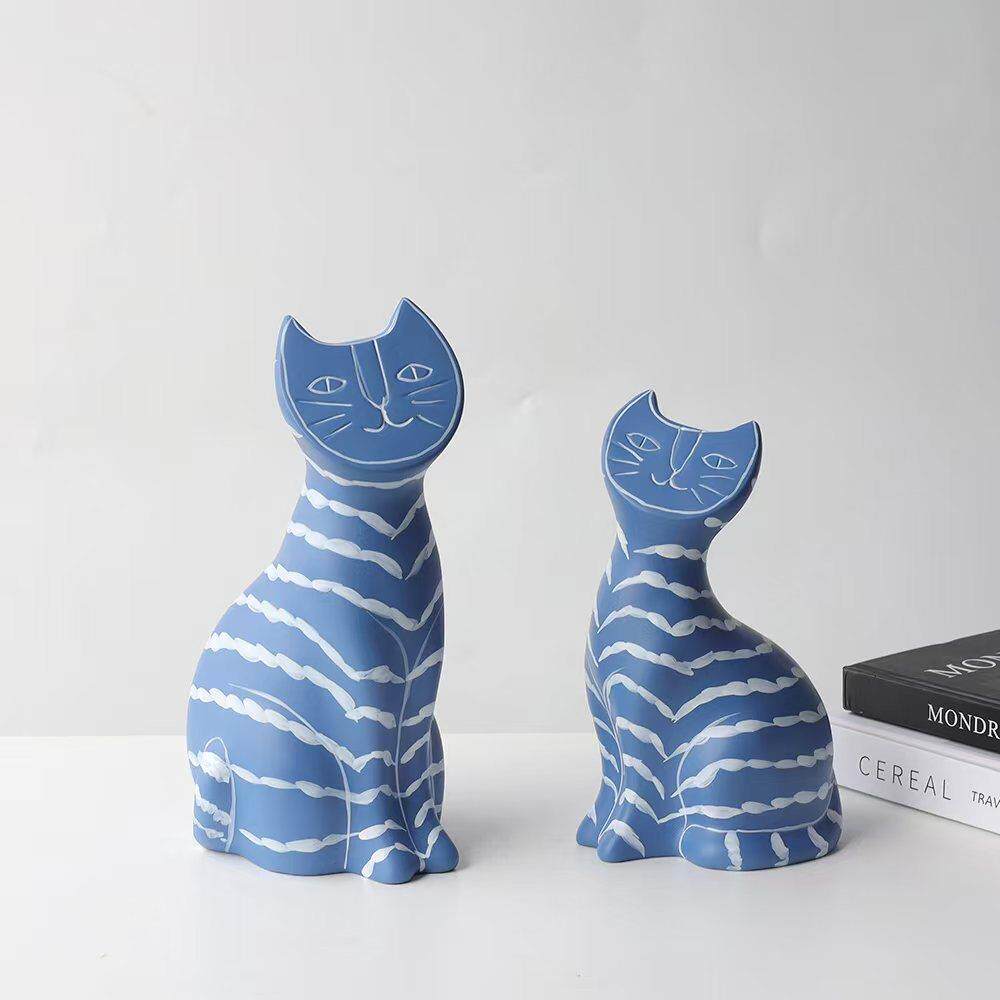 现代简约手绘轻奢黑白条纹猫树脂猫摆件样板房售楼处软装品汤圆猫