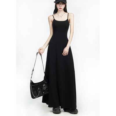 黑色细绳吊带洋装女2025
