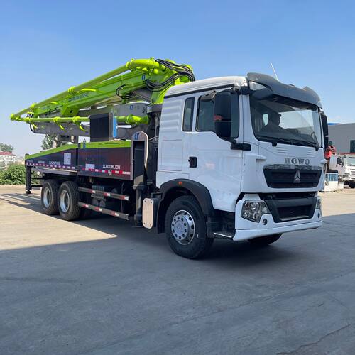 工程机械重汽豪沃8×4混凝土搅拌车商混泵车58米88米水泥输送车