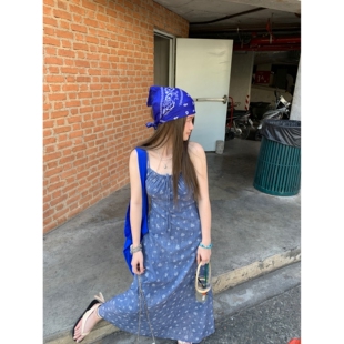 2026新款微胖法式仿牛仔碎花吊带连衣裙女夏修身显瘦气质长款度假