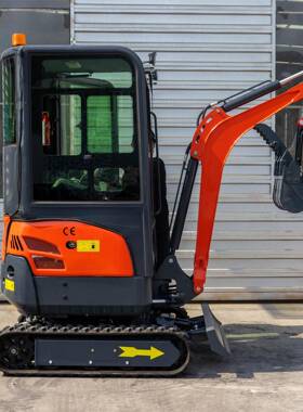 HT18迷你挖掘机玻璃驾驶室款挖掘机柱塞马达多地形施工钩机