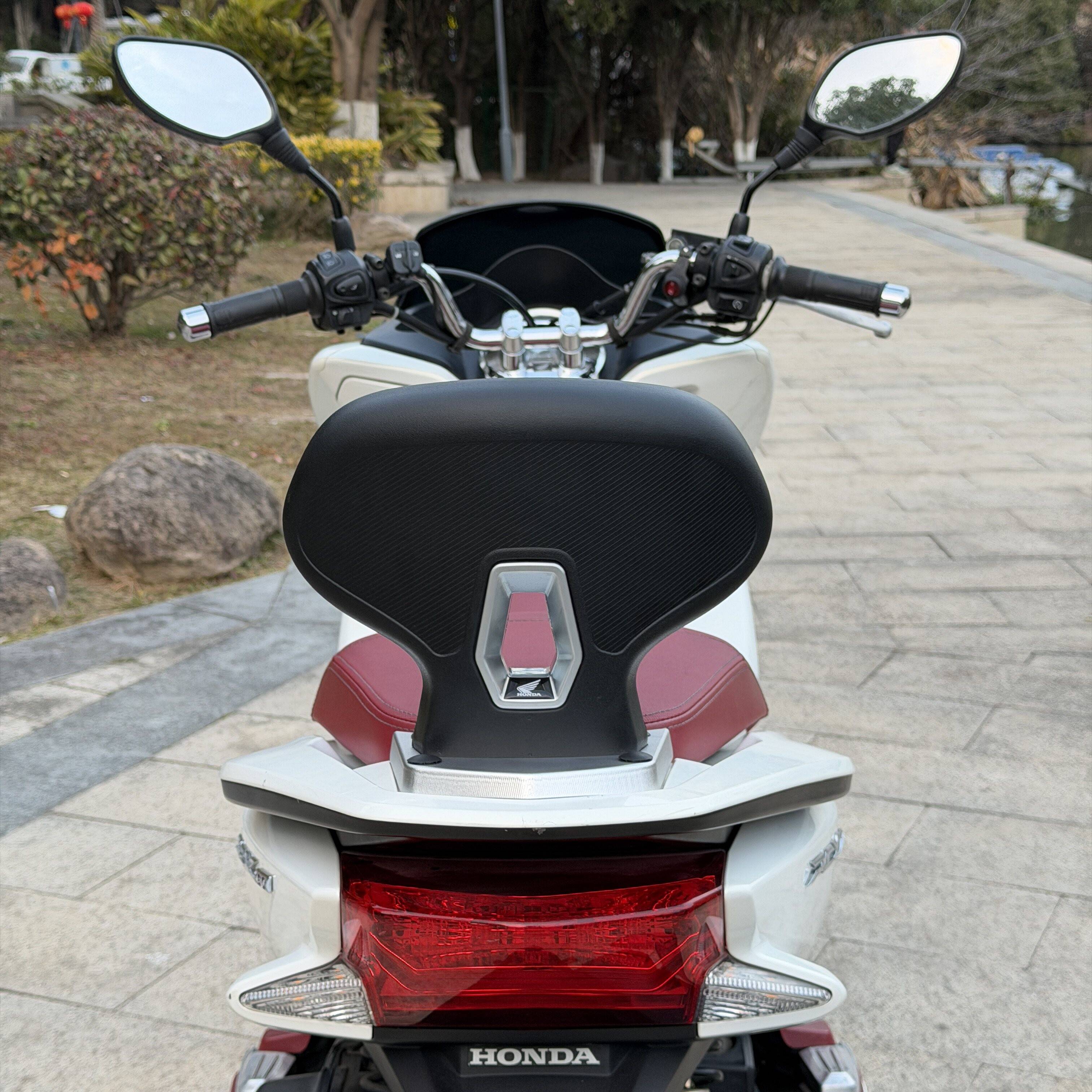 适用于12-17款本田PCX150改装后靠背 PCX125舒适后靠背 加高腰靠
