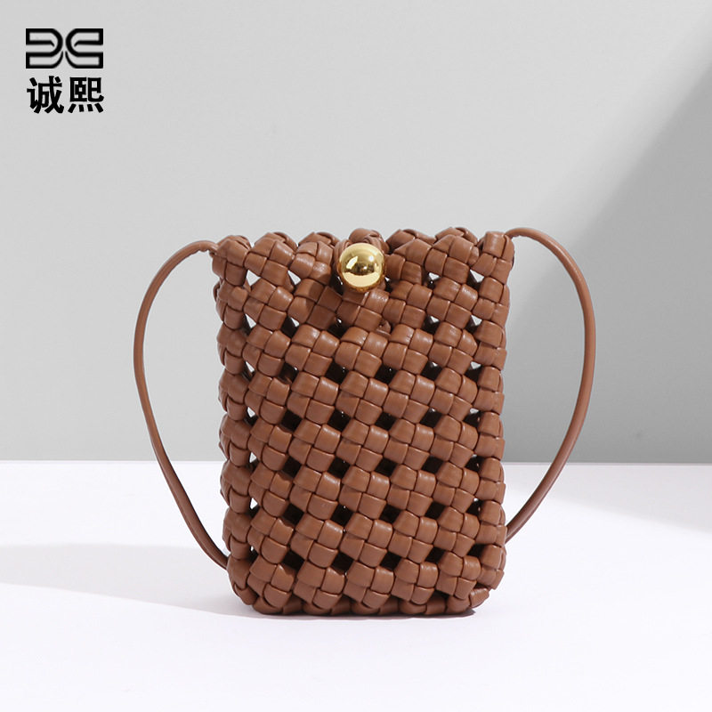 2026新款2026新款风车结编织竖款斜挎手机包简约mini小众设计单肩