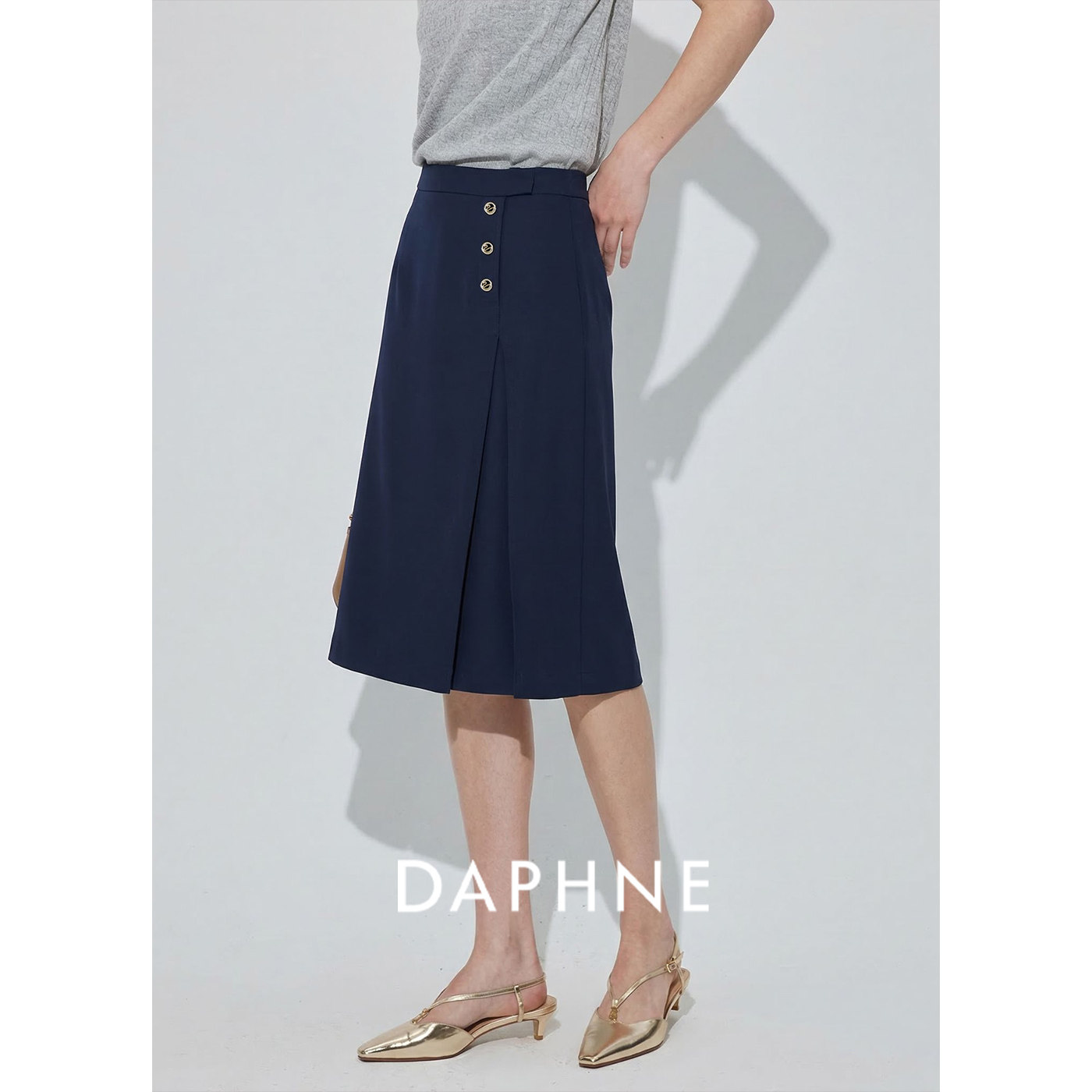 Daphne达芙妮知性通勤藏青色半身裙女夏季新款职场百搭金扣开叉裙