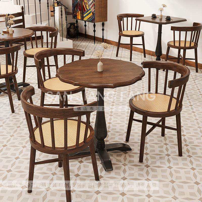 复古咖啡店桌椅组合美式工业风甜品奶茶店实木圆形小桌子餐饮商用