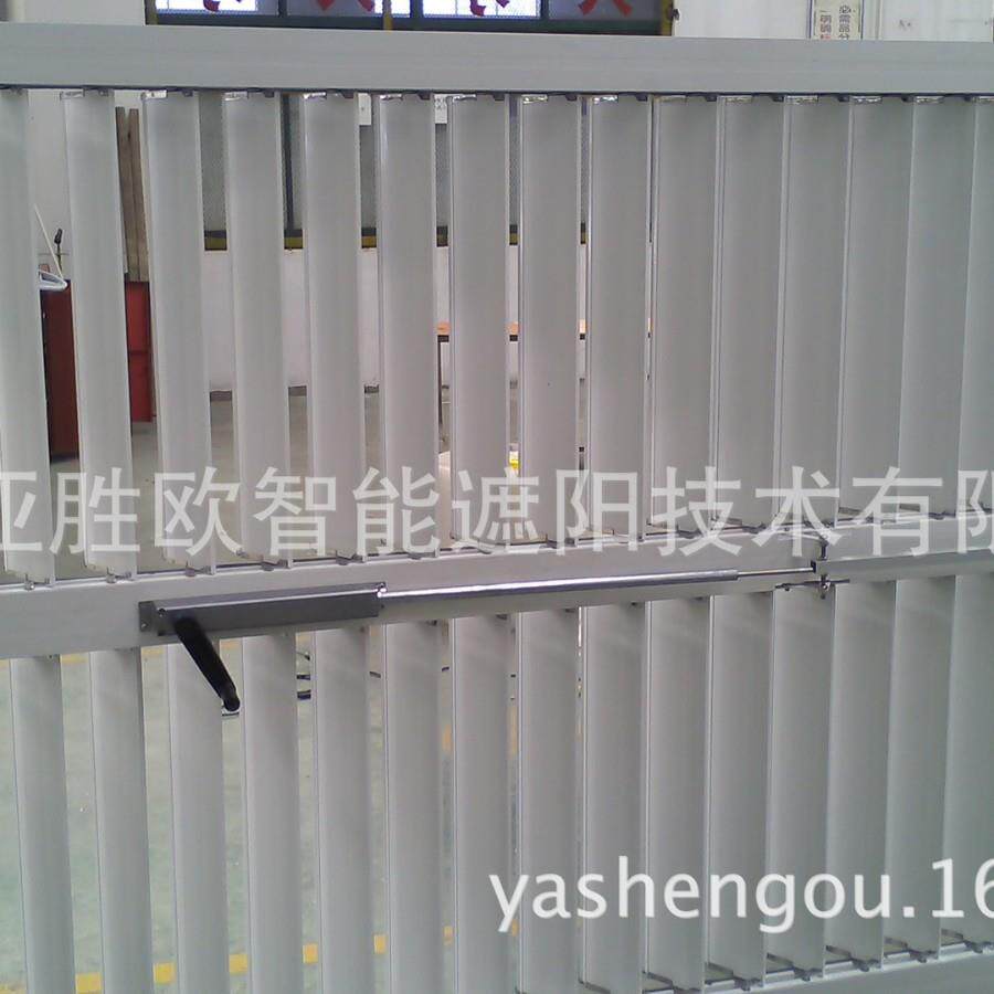 供应手摇铝合金百叶窗防雨性能高窗户外形美观开启灵活方便