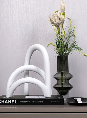 样板房卧室床头柜装饰品摆件客厅茶几边几桌面工艺品花艺杂志软装