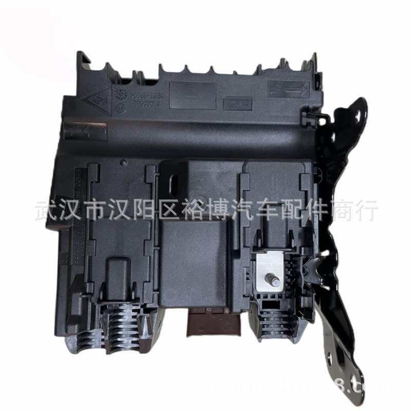 适用标致408雪铁龙C4 Picasso 电瓶管理器9675350380 9675350280