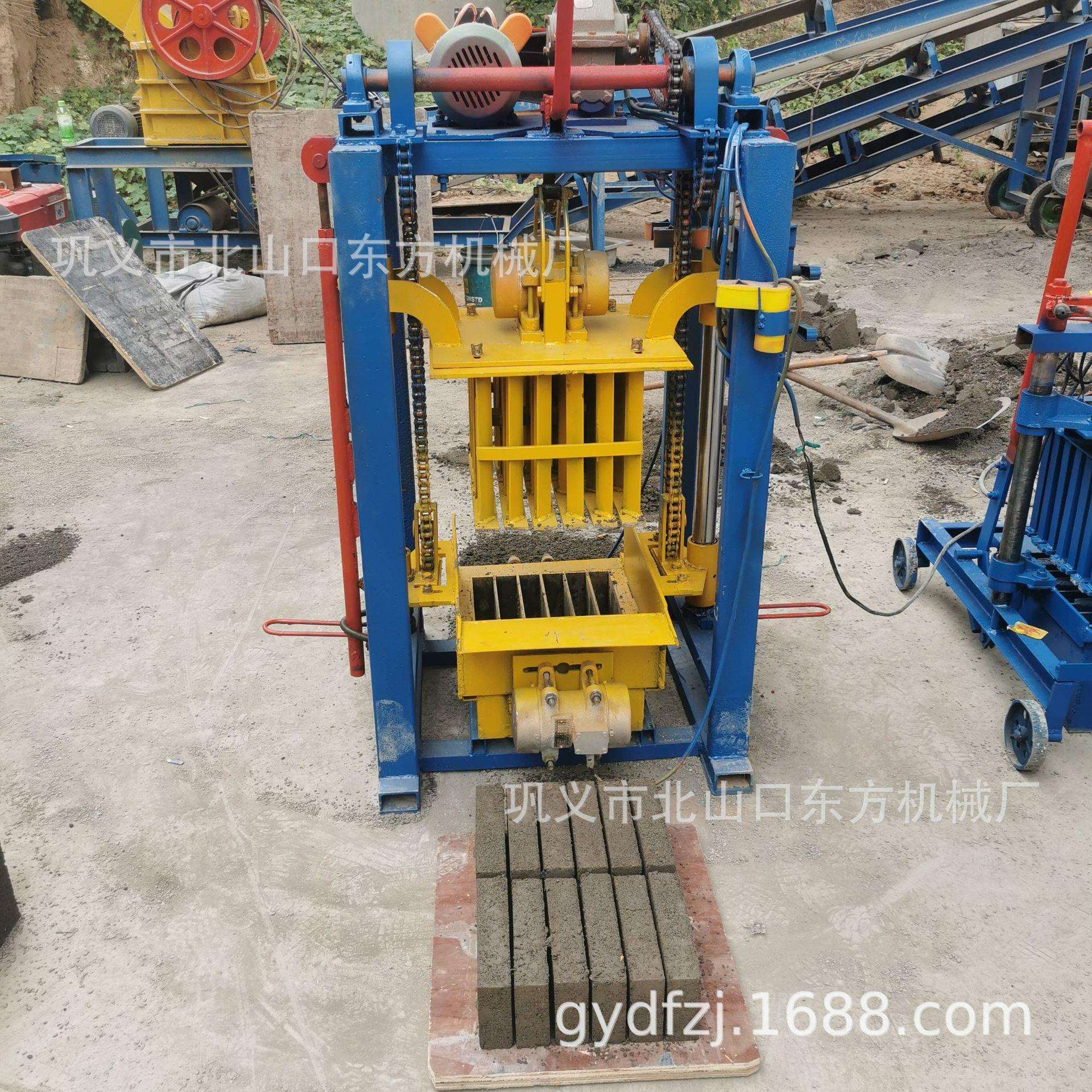 非洲坦桑尼亚4-40小型固定式水泥空心砖机家用半自动红砖制砖机