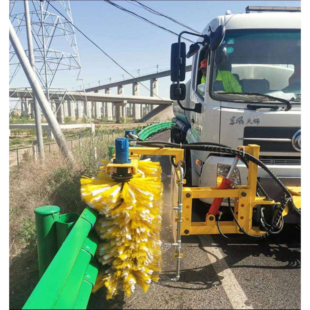 厂家供应城市道路车载式护栏清洗机高速护栏清洗机围挡清洗机