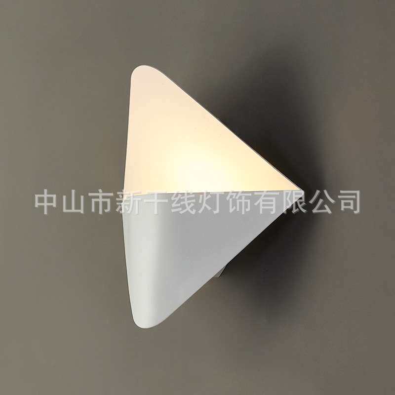 烤漆哑白后现代极简氛围壁灯卧室过道夜灯创意墙壁灯轻奢床头灯具