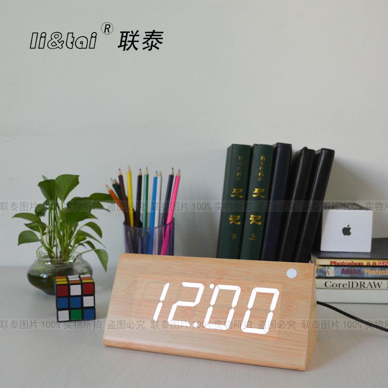 LED木头钟闹钟创意静音夜光数字钟床头电子钟万年历客厅时钟