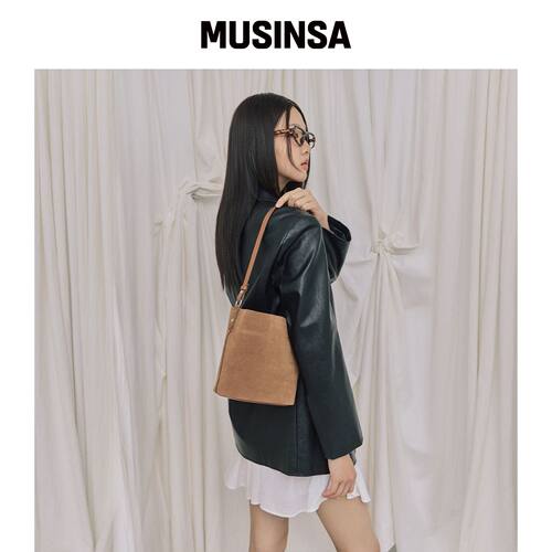 LAP SOFT BUCKET BAG AR7AB829韩国官网直邮进口MUSINSA