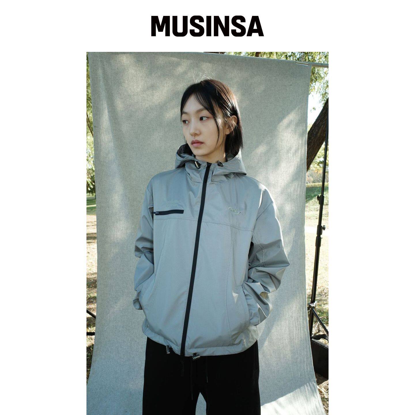 AEIAEIAE SYMBOL 刺绣风衣 [泥膜] MUSINSA韩国官网直邮进口