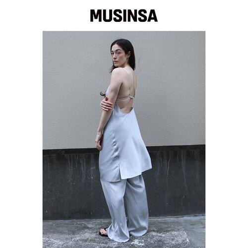 OPHEDEN 银色缎面吊带上衣 MUSINSA韩国官网直邮进口