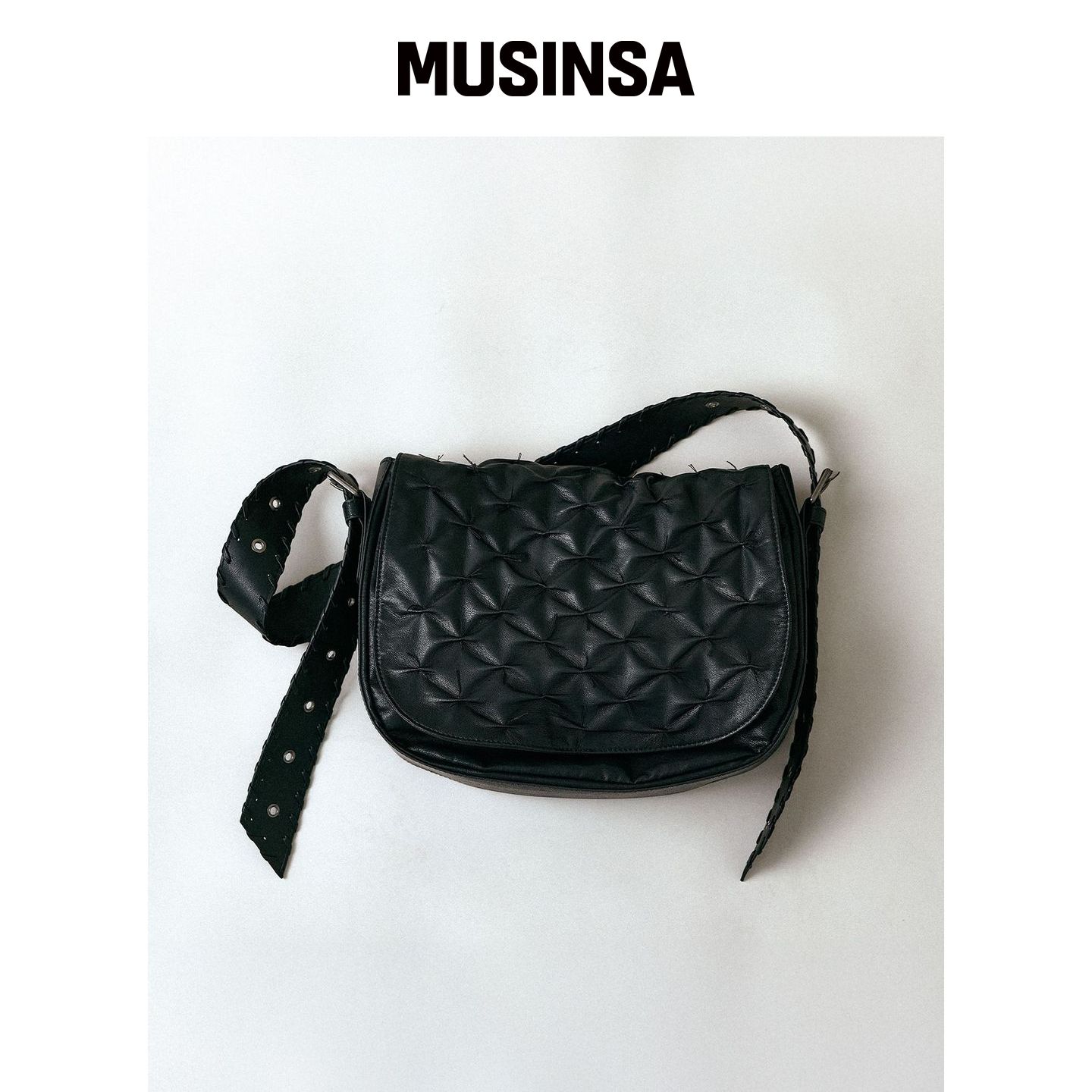 NEGATIVE THREE 皱褶手提包_黑色 MUSINSA韩国直邮官方正品