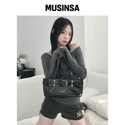 MUCENT SENTIC 金属LOGO 前系带皮革肩背包 男女韩国官网直邮进口