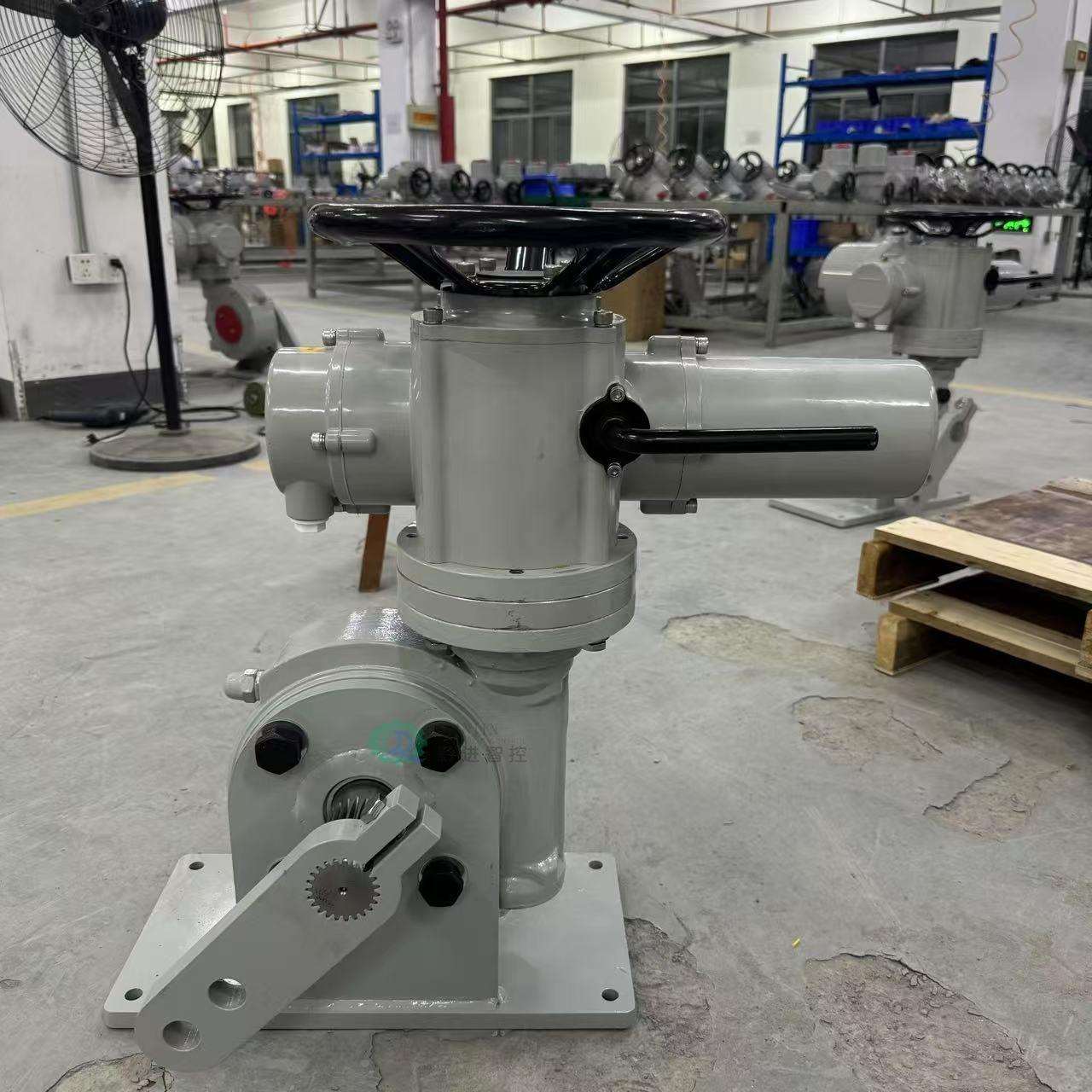 DZW30涡轮配拐臂式电动执行器Z30智能开关型电动装置380V手电两用
