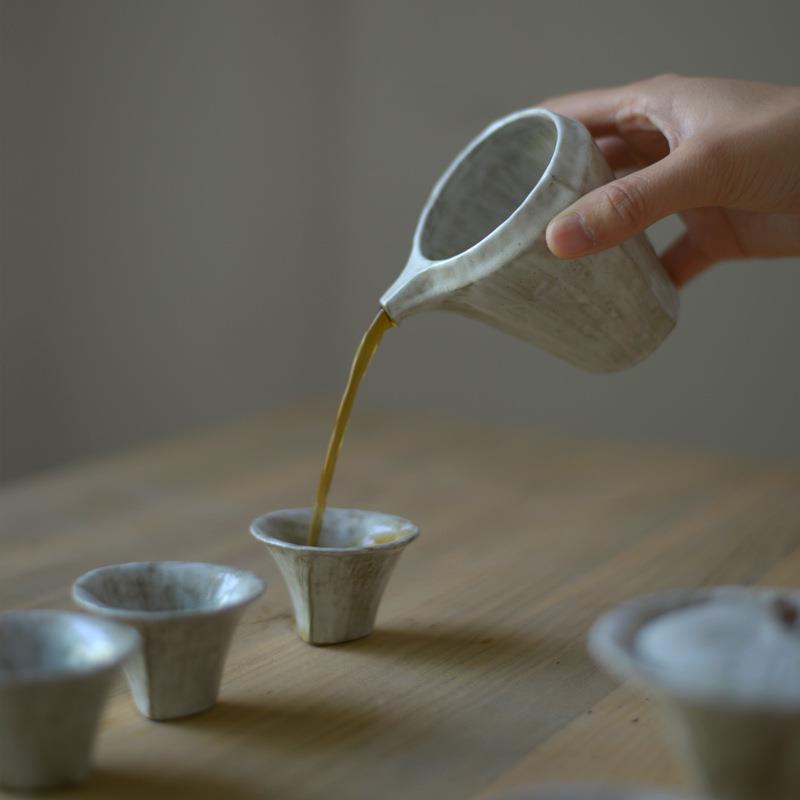 粉引手作公道杯 日式粗陶茶具套装分茶器均杯 创意陶瓷三角分酒器