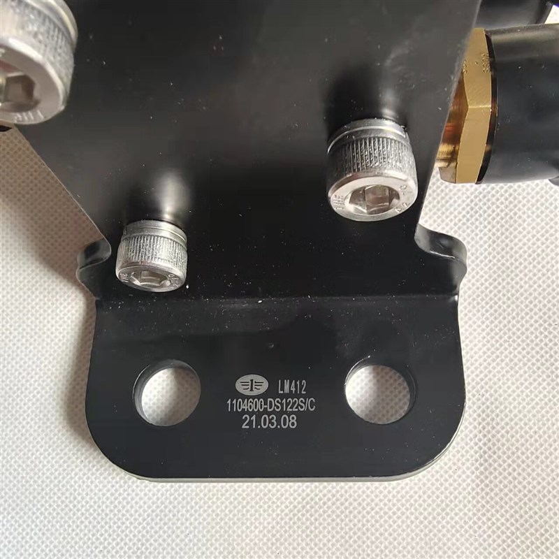 适用一汽解放JH6天V悍VH龙V2.0鹰途燃油箱转换阀开关电磁控制原厂