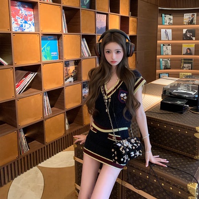 你的懒懒llan学院风刺绣三件套