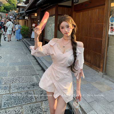 你的懒懒llan蕾丝刺绣露肩衬衫裙