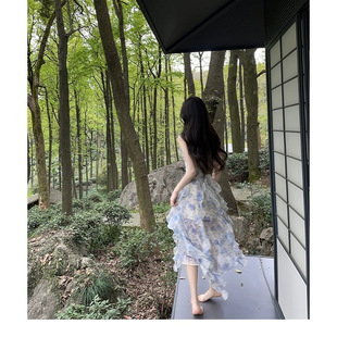2026新款碎花吊带连衣裙女秋海边度假仙女初恋长裙油画晕染多巴胺