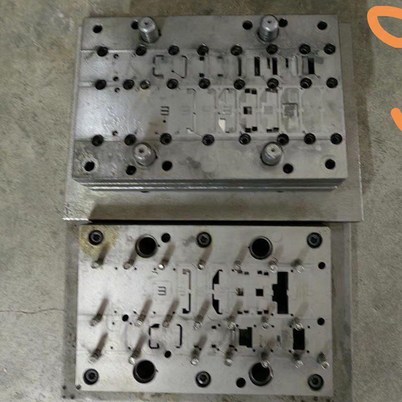 【快速模具】东莞凤岗厂家精密五金弹片CR12材质速冲压模具