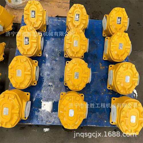 D9G D8H推土机齿轮泵 变速泵3P4002 履带总成 履带板 引导轮