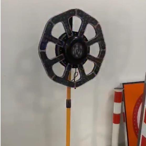 太阳能回转警示灯施工专用闪光灯红蓝旋转爆闪灯厂家直销品质保证