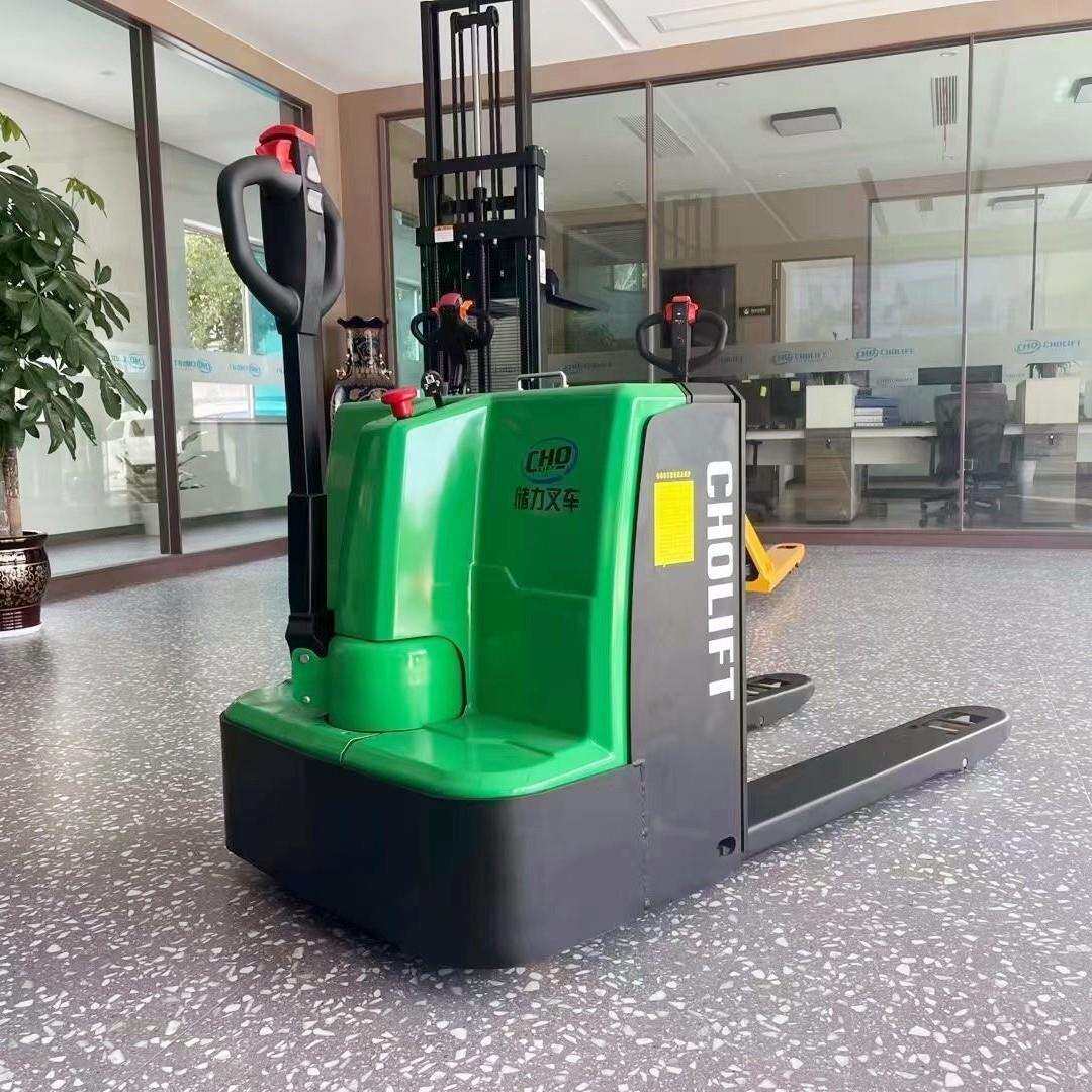 储力2吨自动搬运车托盘车唧车叉车站驾式全电动叉车