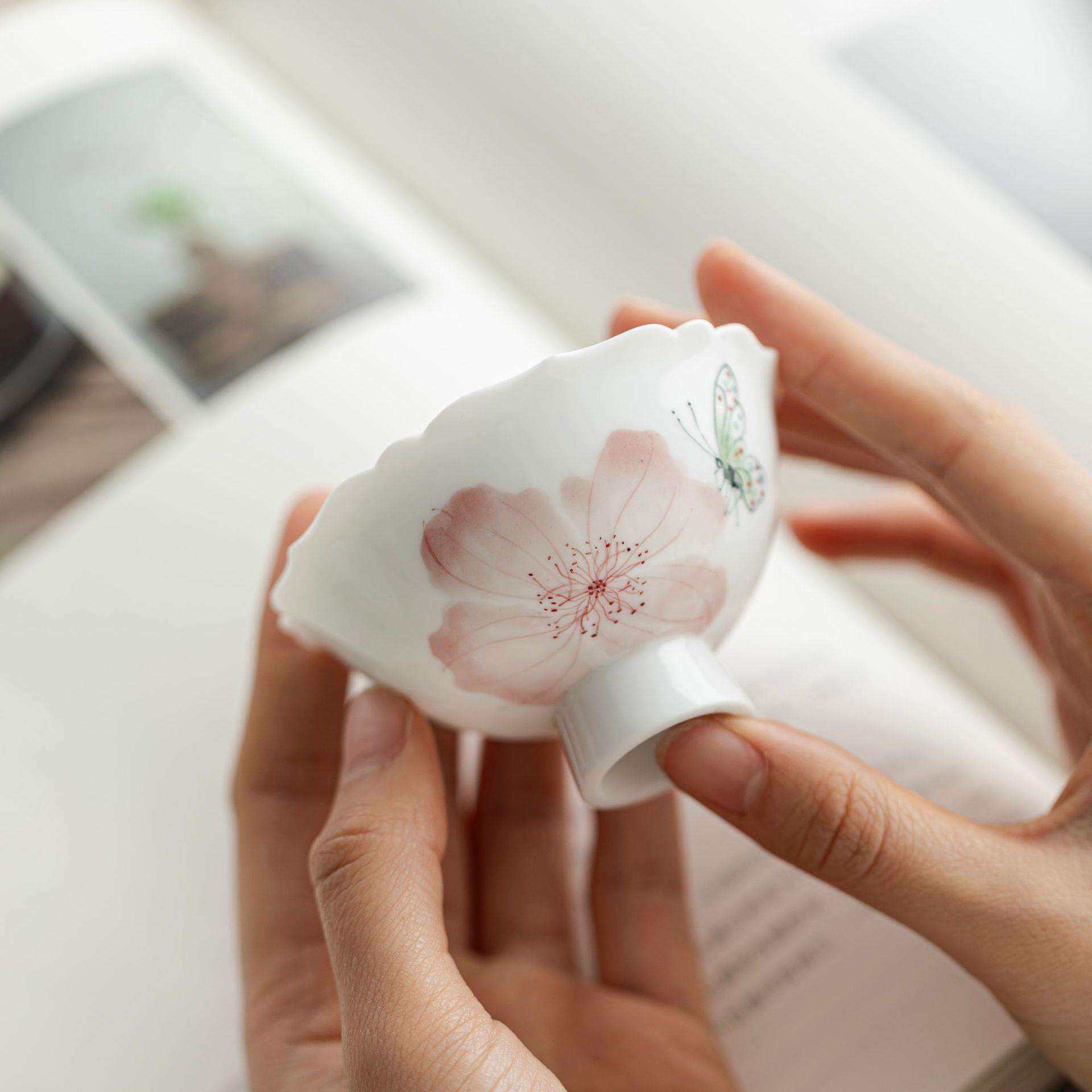 由至白瓷手绘茶杯家用大号主人杯复古高足品茗杯陶瓷花口茶杯高足