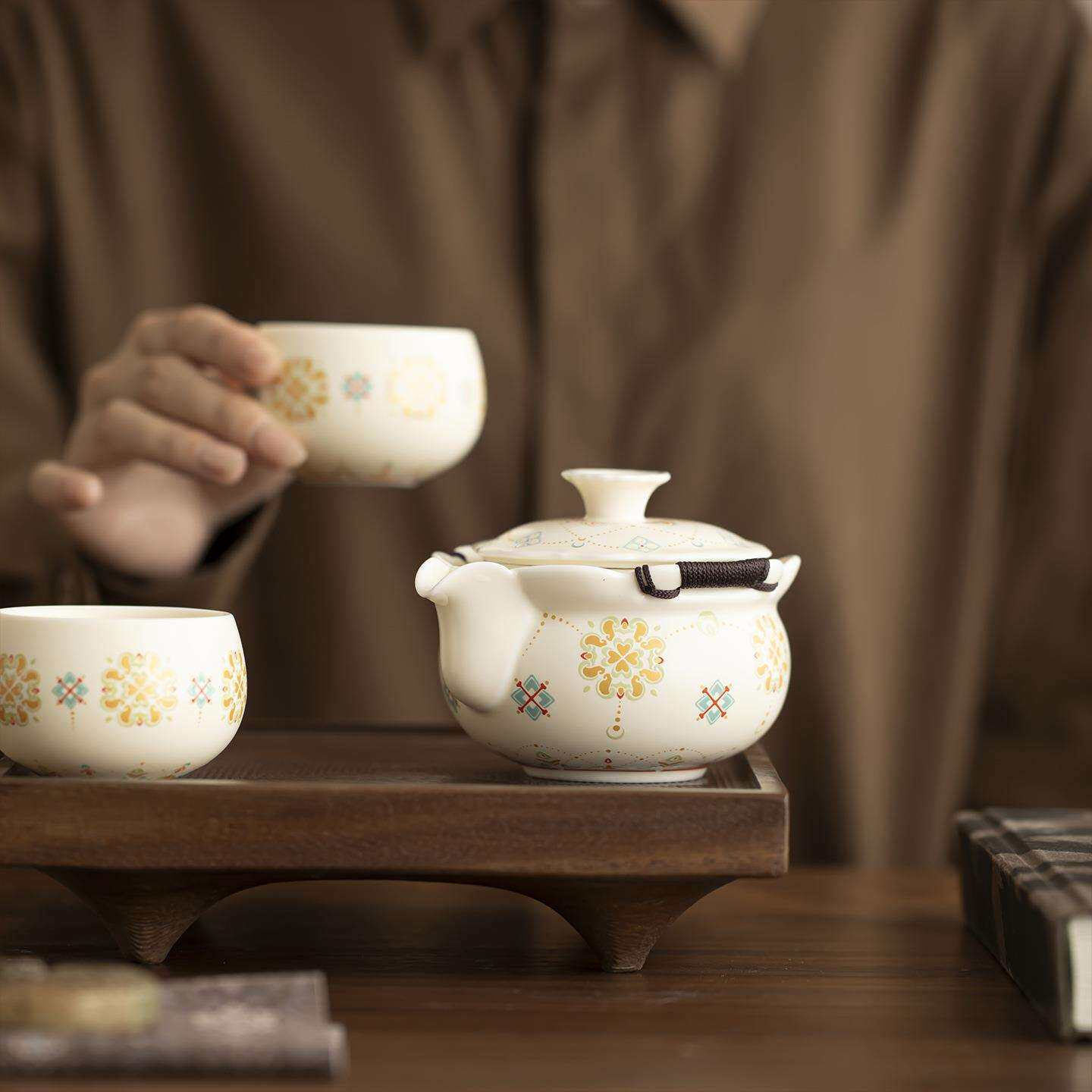 新中宝相花纹手抓壶陶瓷高颜值泡茶壶手工不烫手宝瓶壶高档茶具