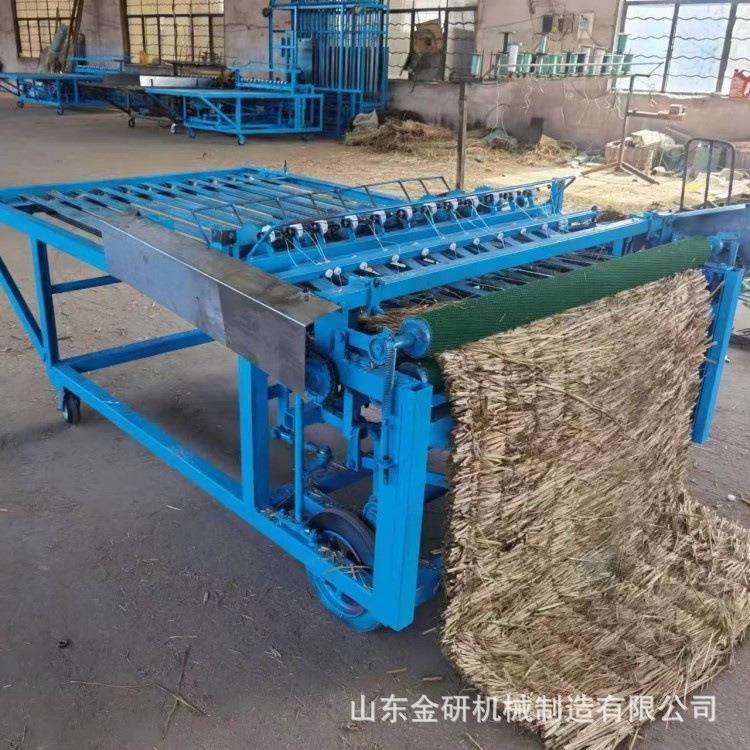 养殖金蝉全自动稻草芦苇机 自动切边麦草编织机 厚薄可调草毡机