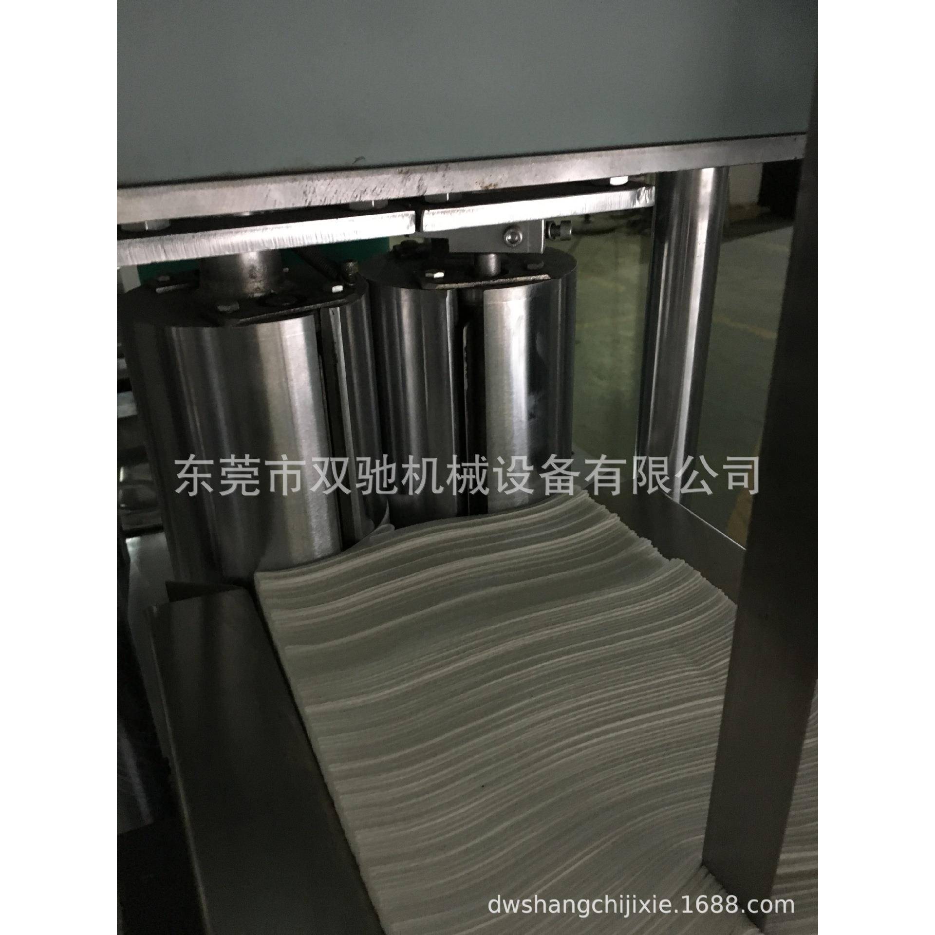 供应全自动折叠机一次性干巾折叠机压花折叠机工业折叠机