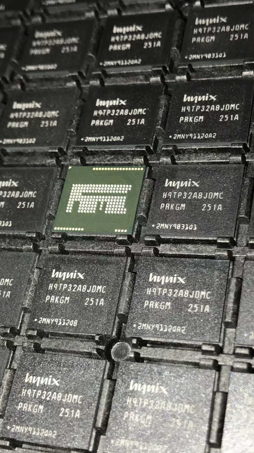 H9TP32A8JDMCPR-KGM电子元器件