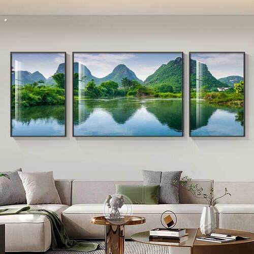 桂林山水风景画现代简约客厅挂画沙发背景墙三联画高档晶瓷装饰画