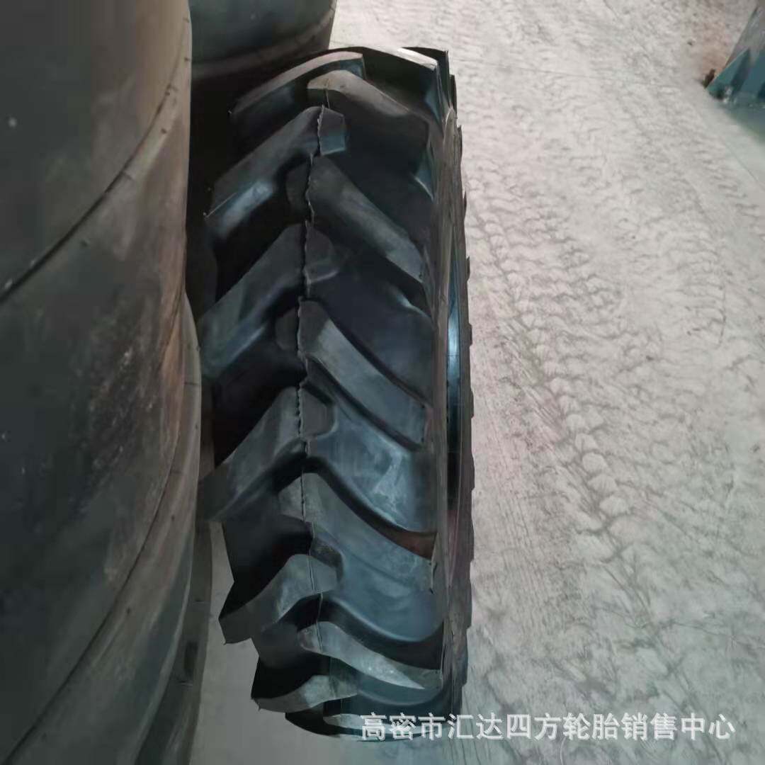 农用四轮拖拉机加宽人字纹轮胎