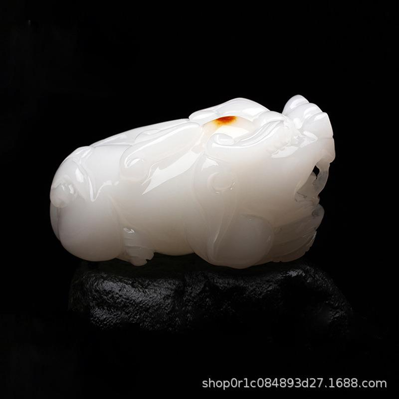 白玉貔貅手把件手抓件男士阿富汗白玉俏色皮休文玩玉器工艺品摆件