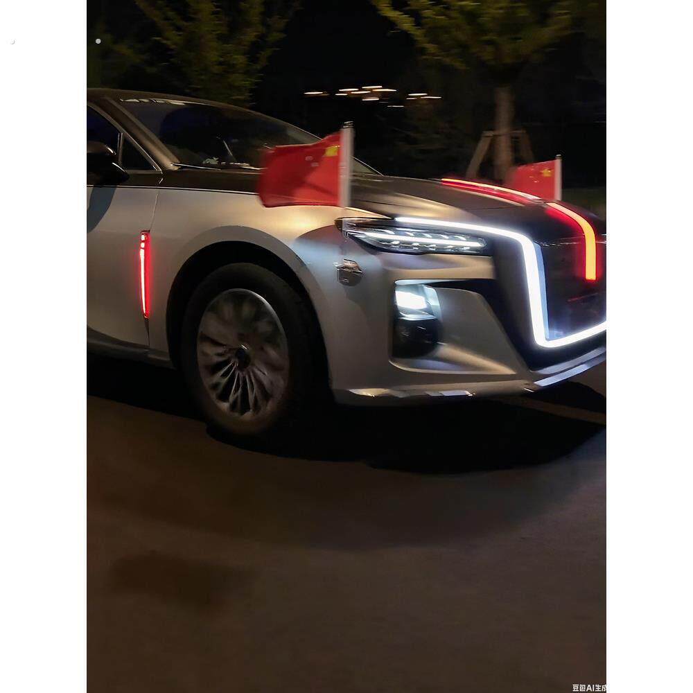 国庆车载小红旗吸盘式汽车外置红旗不伤漆中控台摆件装饰2025新款