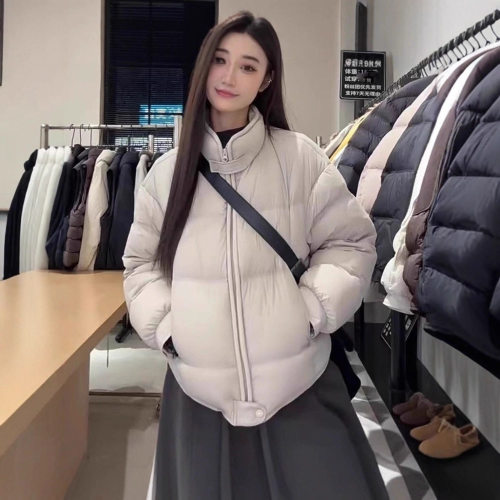 韩版立领面包羽绒服女2025冬季新款短款宽松显瘦白鸭绒保暖外套潮